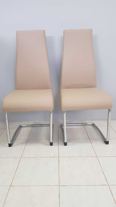 Cadeiras de refeições ergonómicas e estofadas