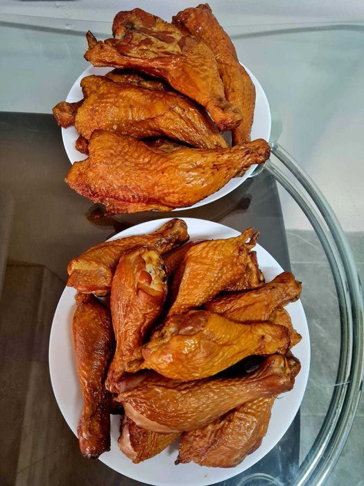 Копчені крила, гомілка, окорок, циплята