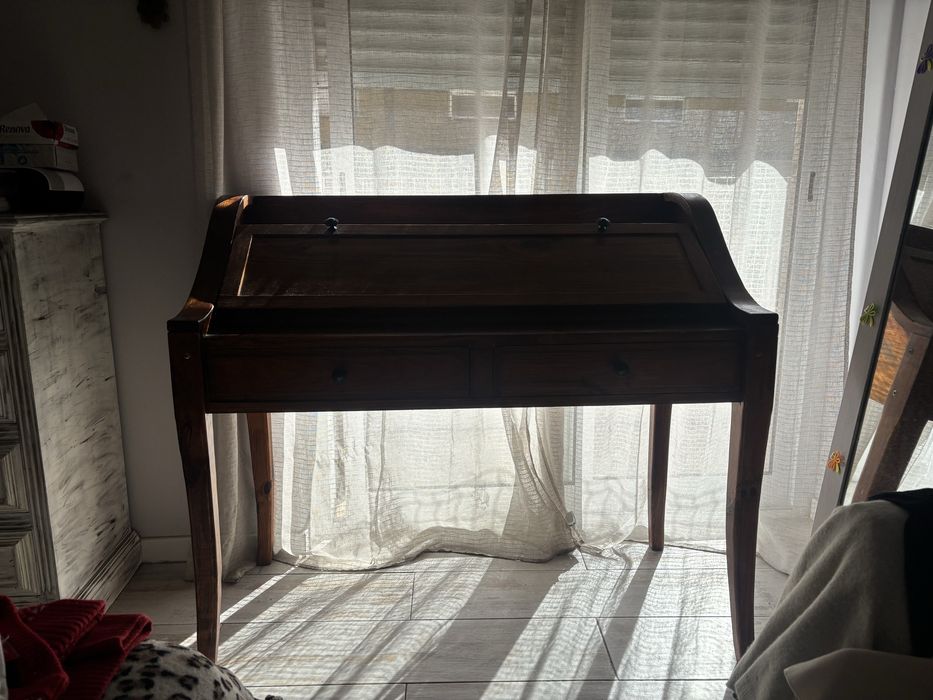 Escrevaninha em madeira