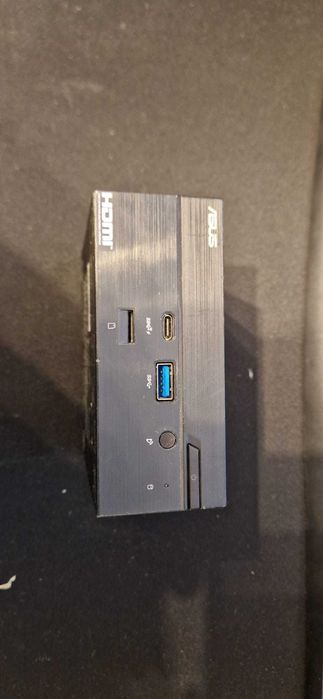 Mini PC Asus PN62