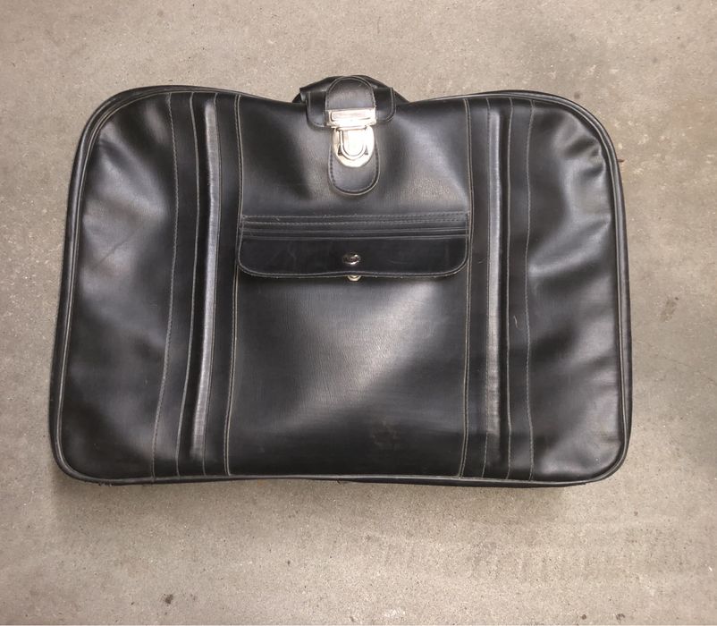 Walizka skorzana czarna srednia retro PRL torba bagaz