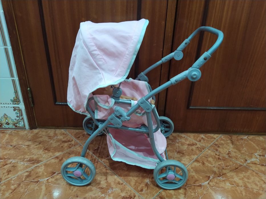 Carrinho de bonecas bebé brinquedo criança carro casa quarto apartamento vivenda escritório gabinete cozinha.