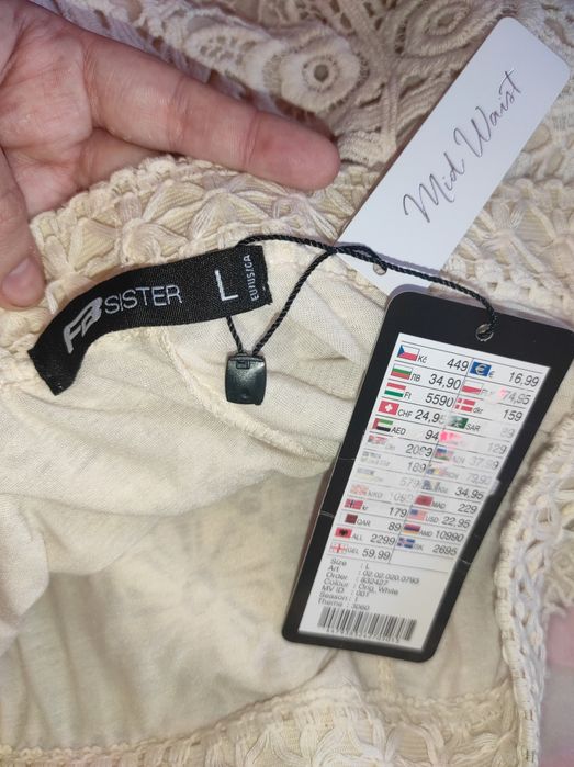 Calções de renda novos tamanho L