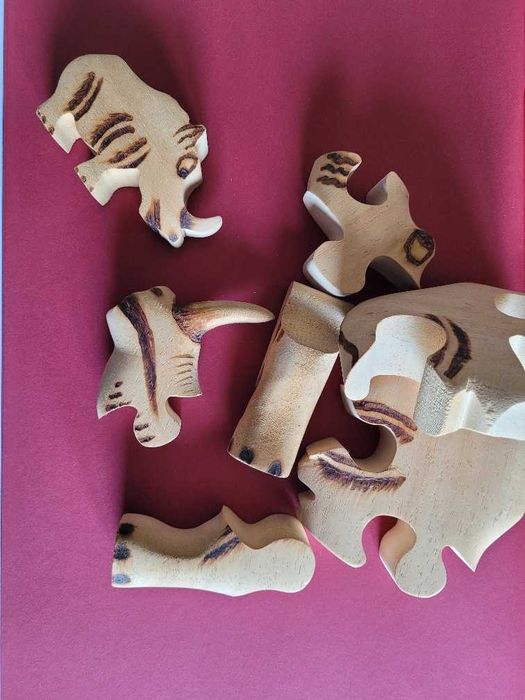 Binquedo em madeira, Rinoceronte com cria, puzzle - novo