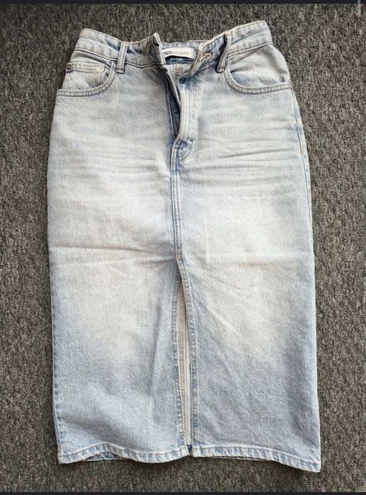 Розпродаж жіночого одягу