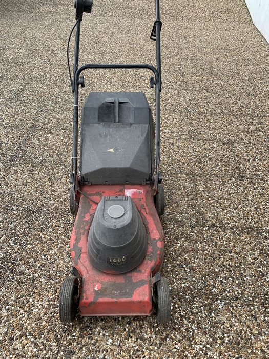 Relvvadeira.   Eletrica.  Usada.