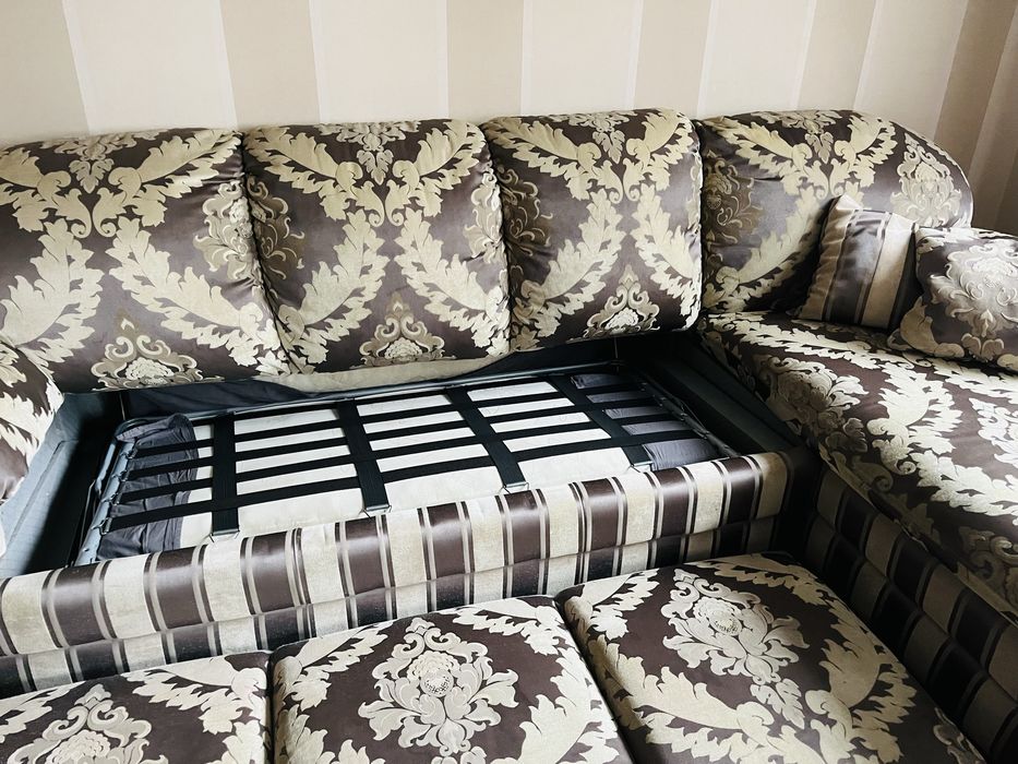 Продам розкладний б/у диван