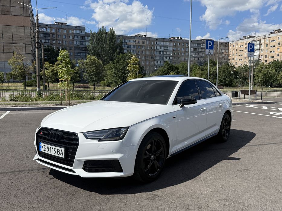 Audi a4 b9 2.0 s-line
