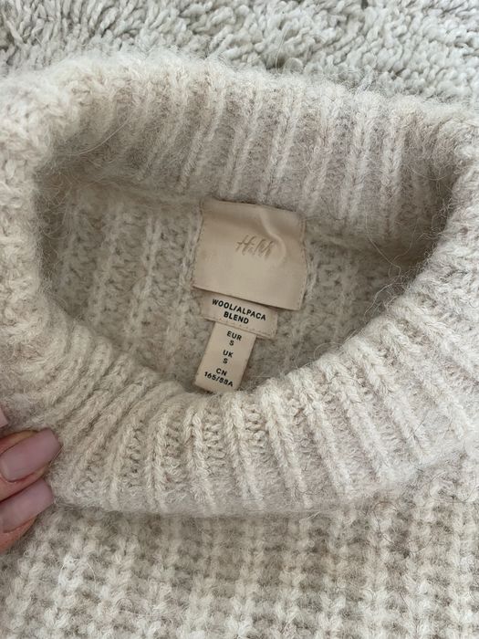 Sweter H&M wełniany S/36 podniesione ramiona