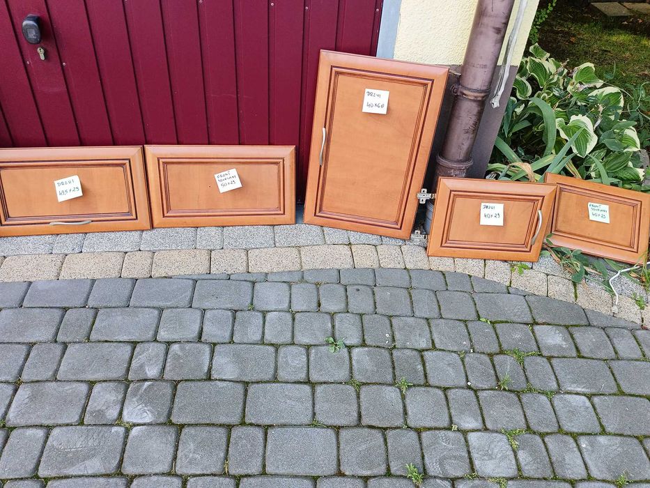 Fronty i szafki do mebli kuchennych/bez szyb/