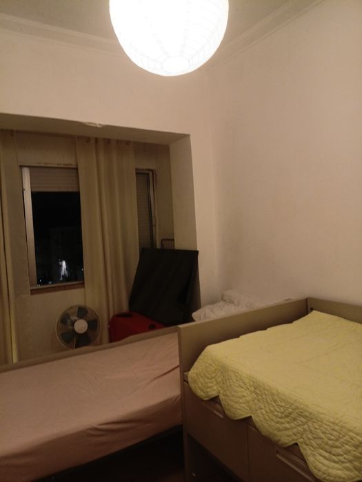 ARRENDO QUARTO compartilhado
