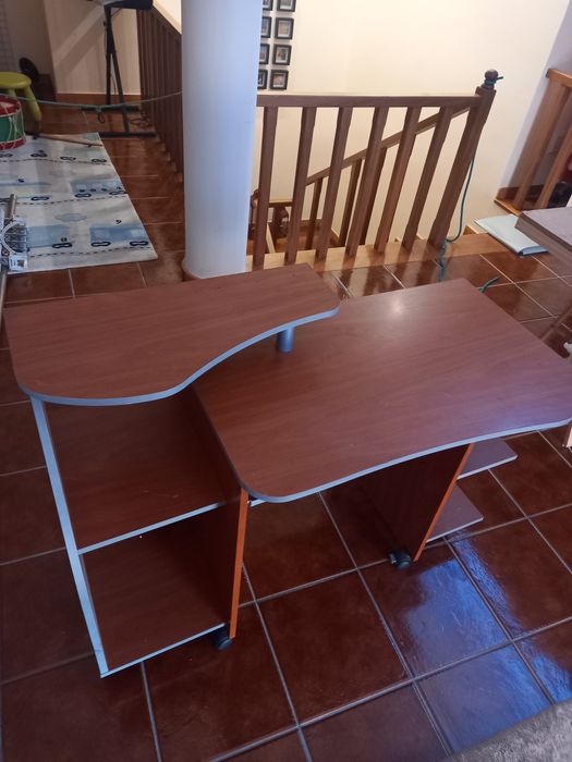 Secretária para estudar, ou arrumar