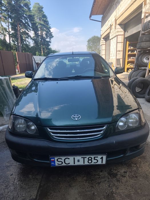Toyota Avensis, 1998