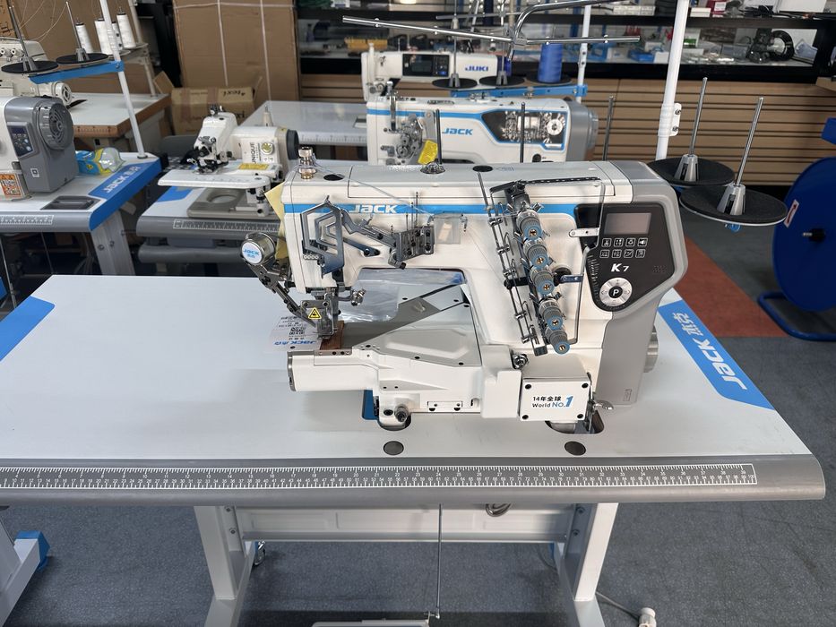 Maquina costura recobrimento Jack K7 corte linha