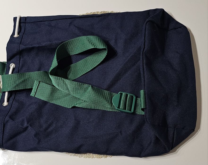 Stylowa torba Lacoste, górny ściągacz, na jeden pasek