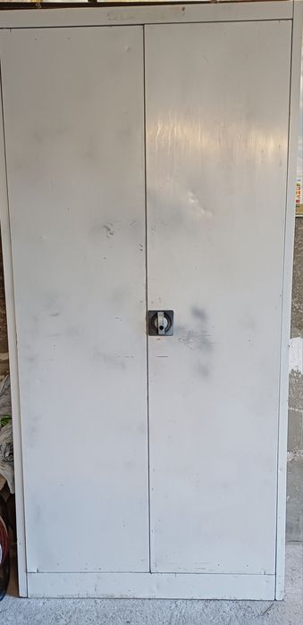 Szafa metalowa do garażu