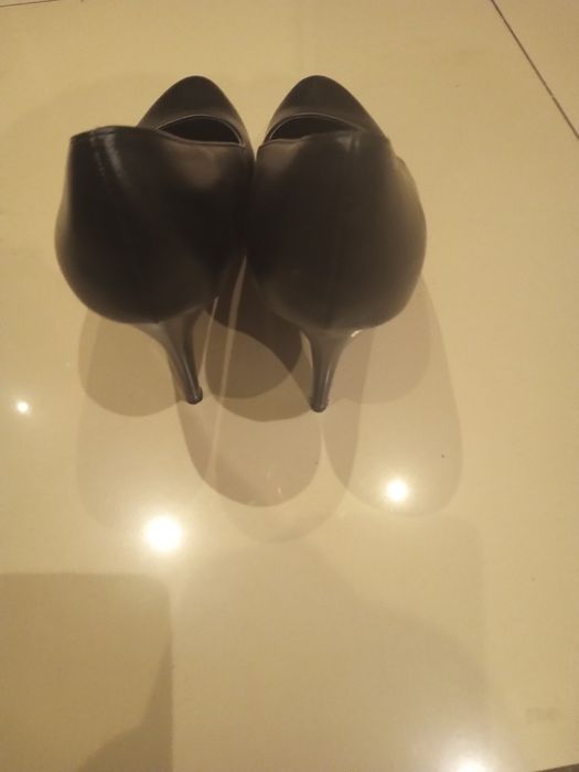 Buty damskie na obcasie Jezzi r.39