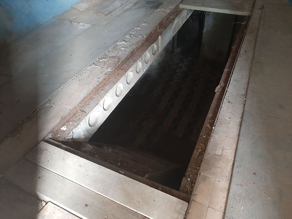 Продам двухэтажный гаражж