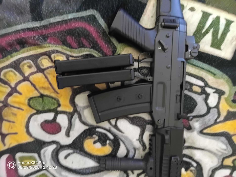 Airsoft JG082 SIG-552 COMMANDO