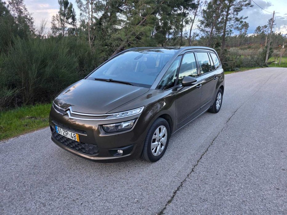 Carro de 7 lugares em ótimas condições