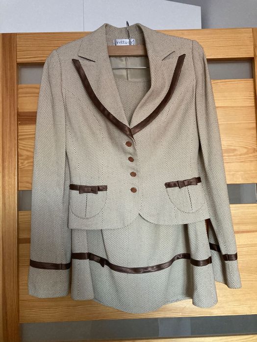 Piękny garnitur damski Pretty One r. 34