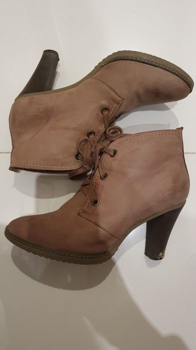 Brązowe botki na obcasie 40