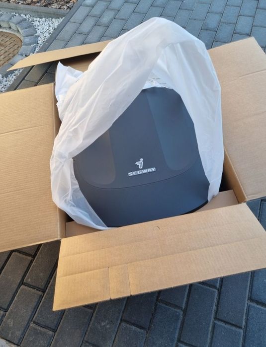 Garaż dla robota koszącego SEGWAY