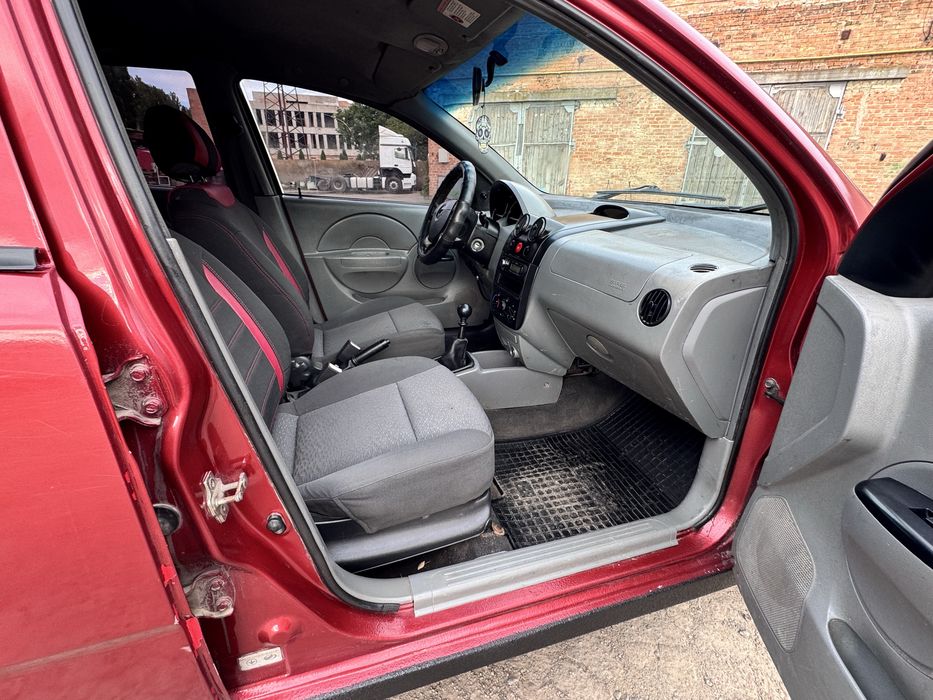 Продам економне авто газ бензин chevrolet Aveo
