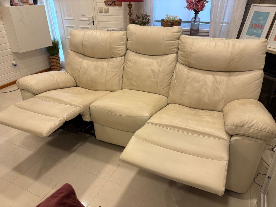 Sofá em pele e bom estado.