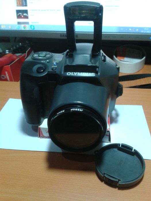 Máquina fotográfica Olympus (rolo)