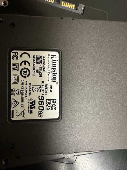 Ssd  диски 3 штуки.