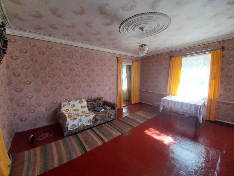 Продаж окремого будинку в Полтаві.
