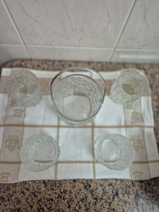 Conjunto de balde para o gelo e 4 copos