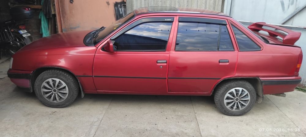 Продам Opel Kadett 1991 газ - бензин, 1.6