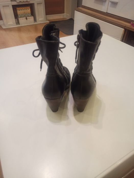 Skórzane botki Ryłko rozmiar 36