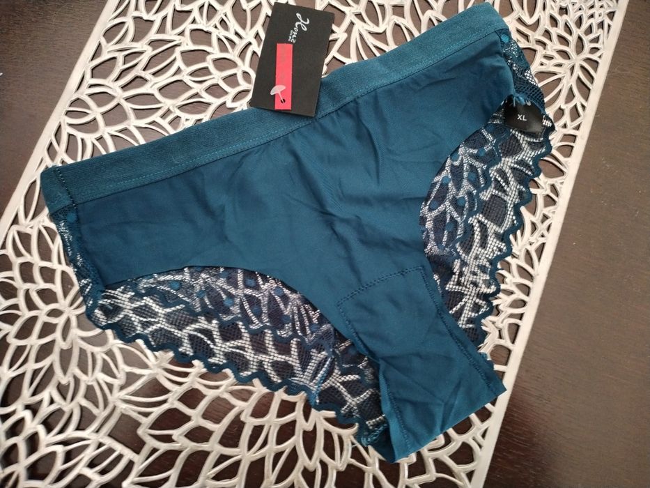 Majtki koronkowe granatowe