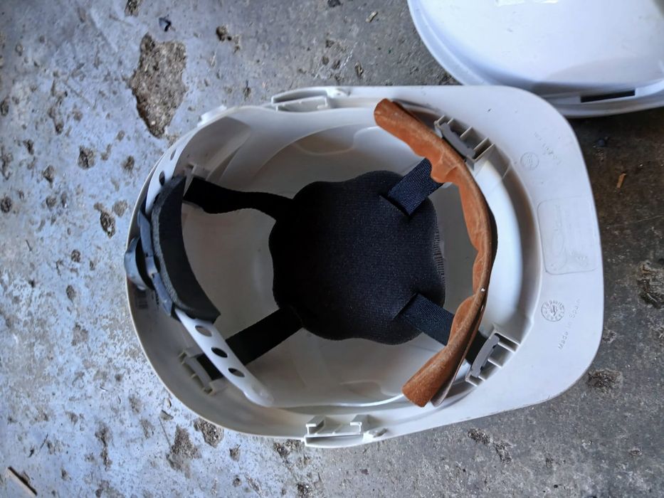 capacetes para às obras