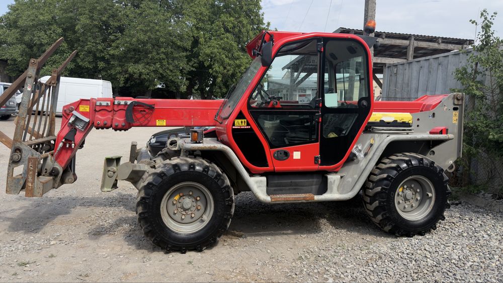 Телескопічний навантажувач Merlo P38.14LOX