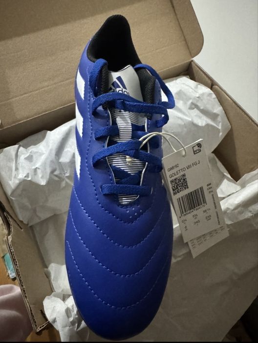 Chuteiras Adidas T38 2/3 NOVAS