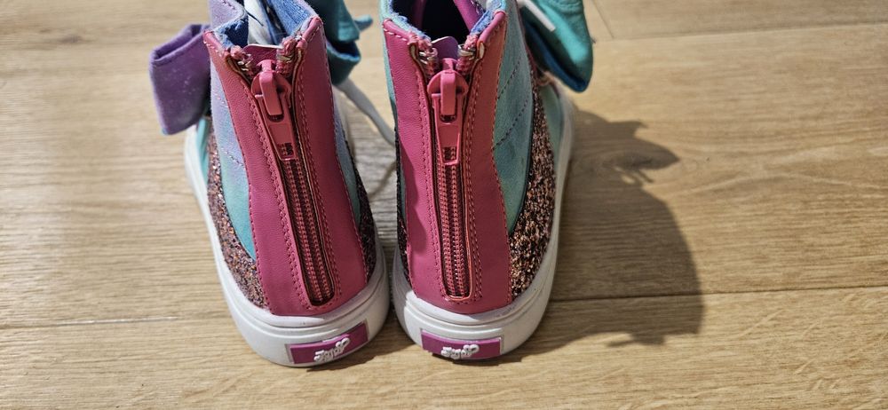 Sprzedam nowe buty dla dziewczynki