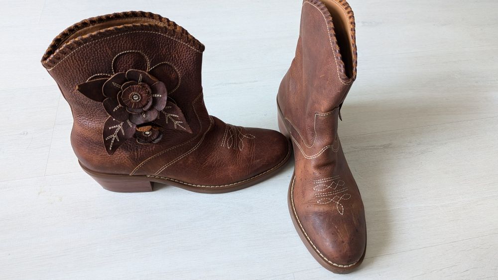 Казаки, напівчобітки San Marina