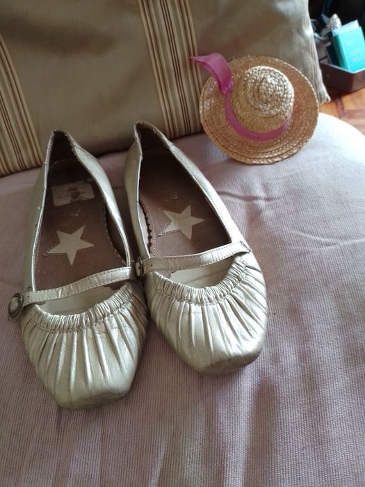 Quer casar?Então case calçada-Sapatos Haity Novos15E-Pochette5EDesde3E