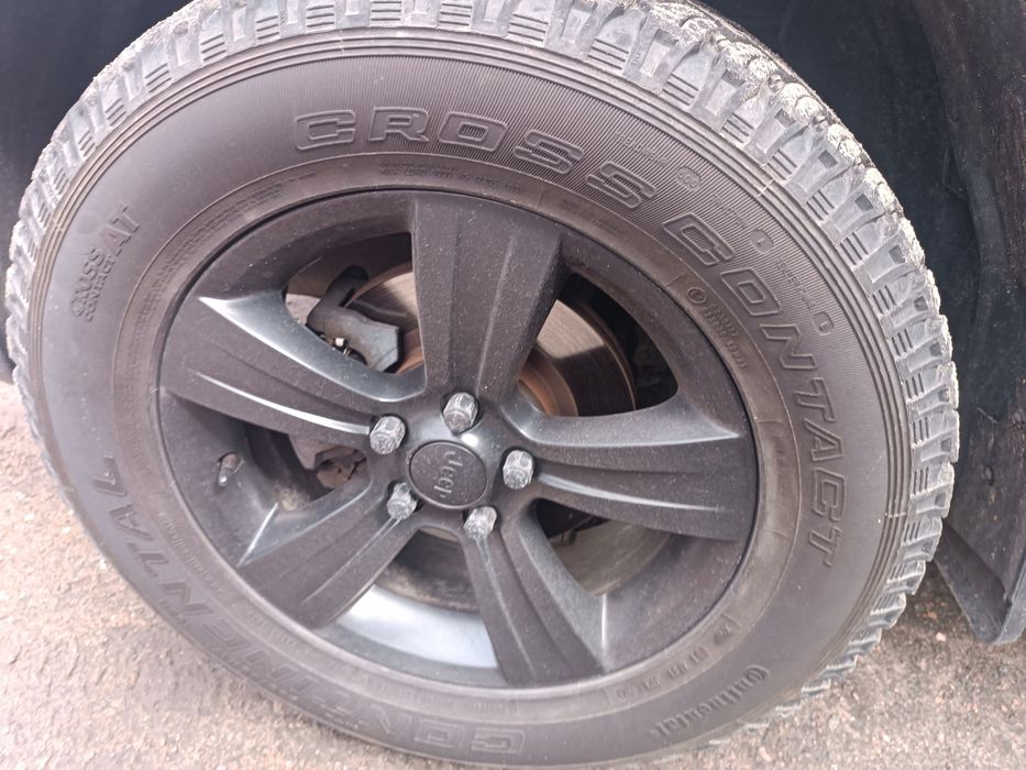 Преміум. АТ шини Continental ContiCrossContact AT 235/65 R17