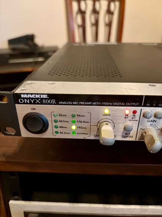 Mackie Onyx 800R pré-amplificador de microfone de 8 canais