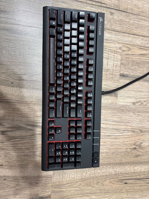 Corsair STRAFE (Cherry mx silent red)