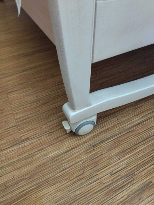 кровать из натурального дерева