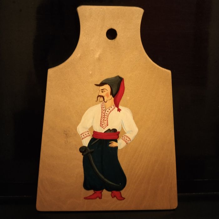 Доска деревянная декоративная разделочная кухонная Козак