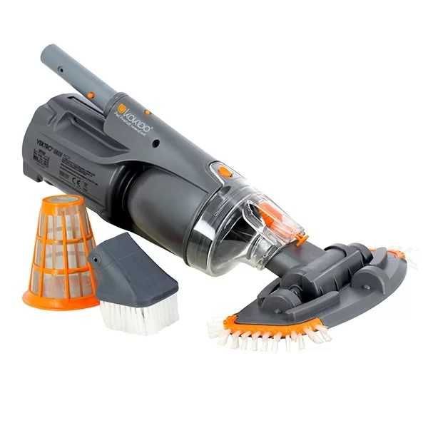 Rechargeable pool and spa vaccum cleaner