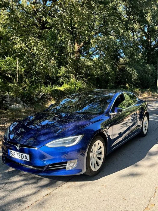 Tesla Model S64717295340674120