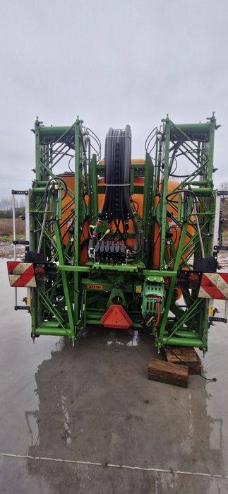 Оприскувач Amazone UF 1801